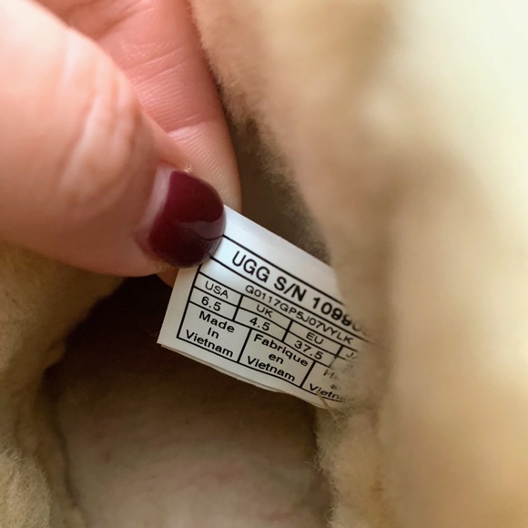 UGG Pasqual Boot - Picture 3 of 4